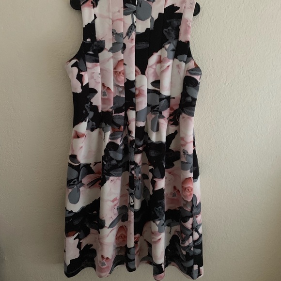 SOLD ELSEWHERE Shelby & Palmer Pink Floral Dress - Picture 3 of 8